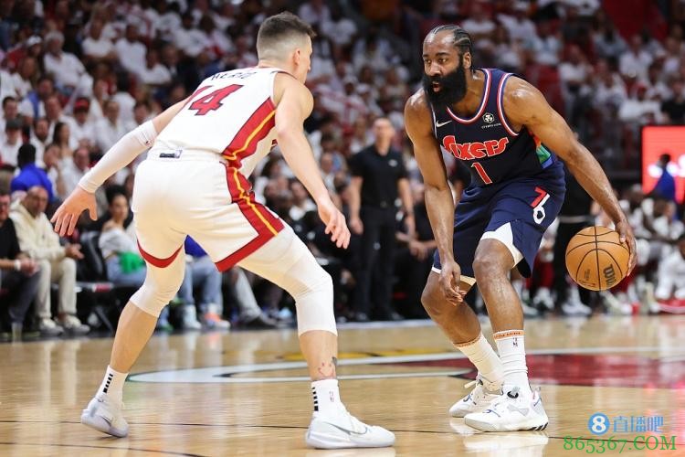 76人VS热火G1述评：太惨了！没篮板没三分 登哥心里苦哇