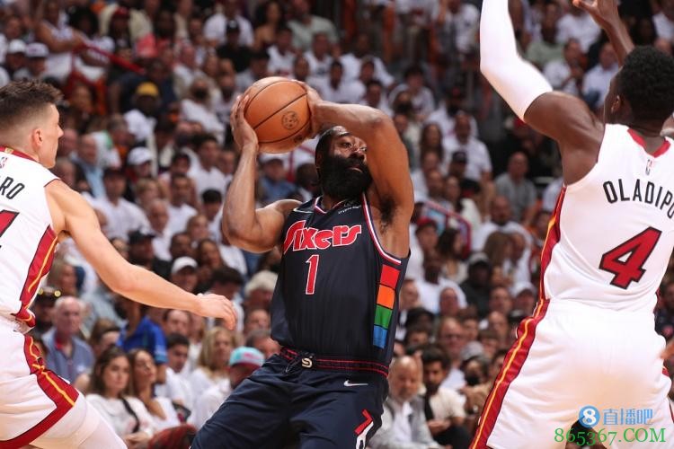 76人VS热火G1述评：太惨了！没篮板没三分 登哥心里苦哇