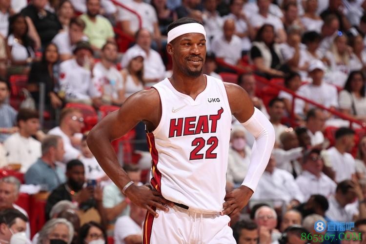 斯波:巴特勒今天没有往常的爆发力 他的竞争力会克服这一切的