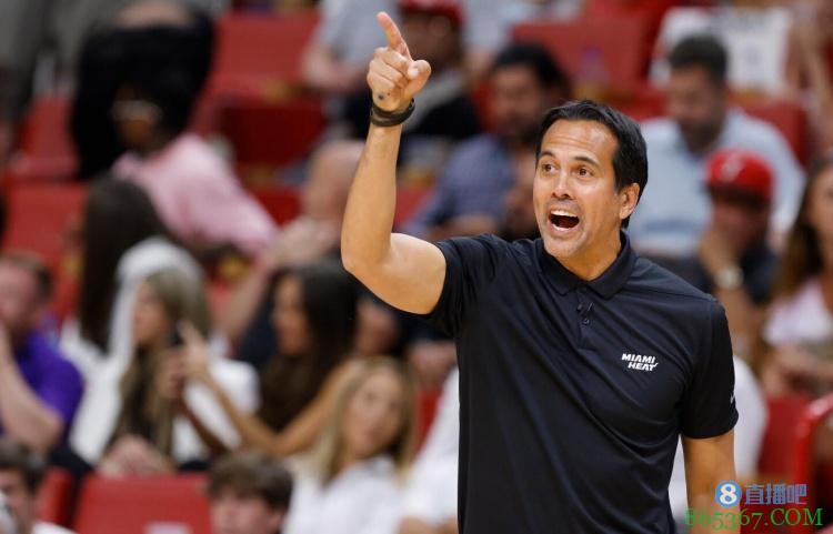 斯波:前年的系列赛可以参考的不多 热火绿军这两年都有很大进步