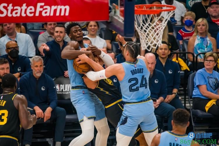 勇士VS灰熊G5述评：低级失误活埋自己！青春风暴 拼在当下