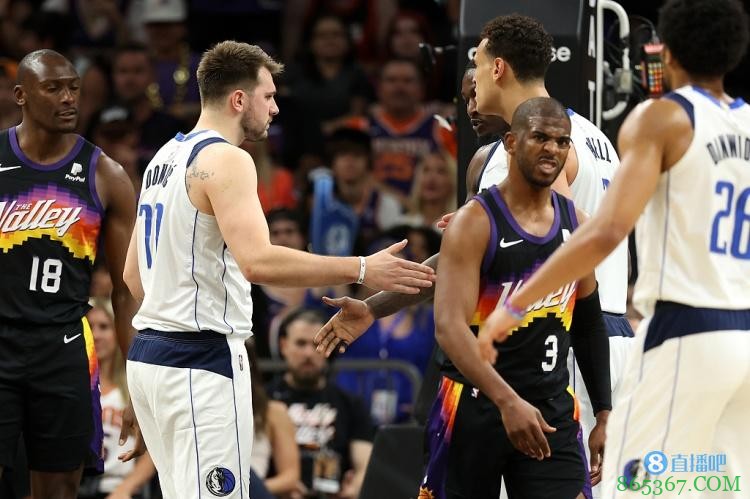 东契奇和丁威迪抢七同砍30+ 2002年西决OK组合后首对队友