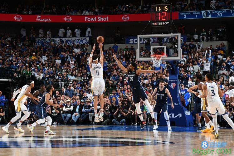 末节连续三分!克莱18投仅6中贡献19分7板3助