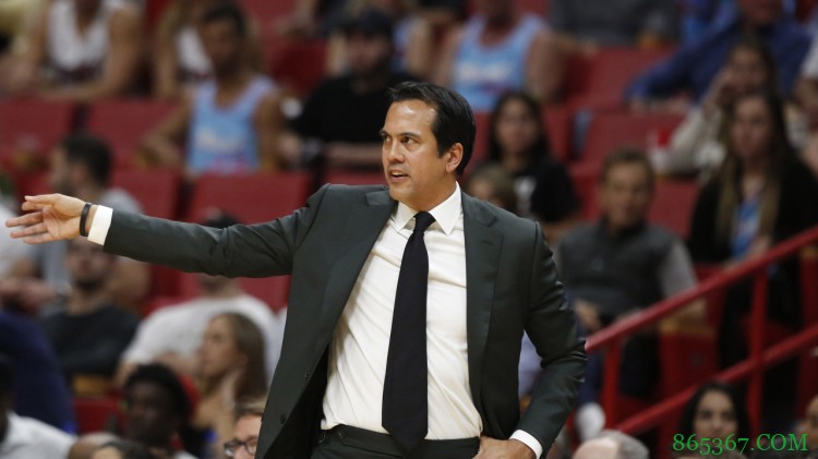 为啥和G1反差大?斯波:没有答案 得称赞绿军&攻防两端都很出色