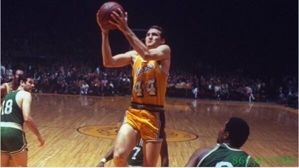 盘点|总决揭幕战个人秀:AI跨越卢&乔帮主耸肩&老詹怒锤战术板