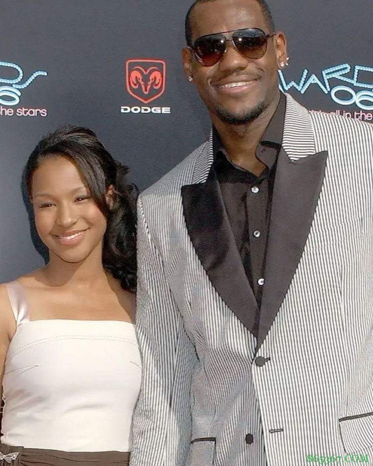 詹姆斯INS晒长文致妻子:想让世界知道 要是没有你我啥也不是?