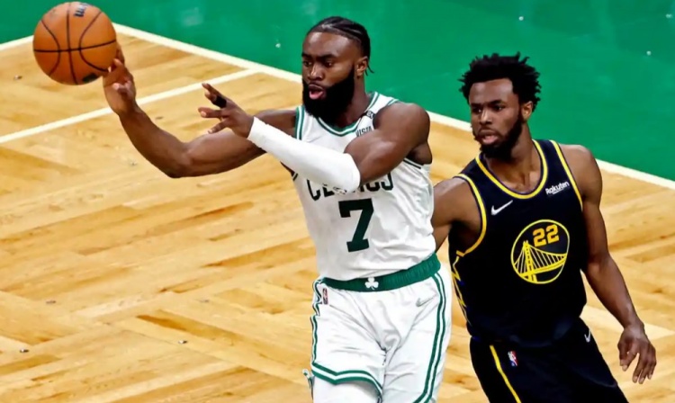 斯玛特们托赖追梦的帮助，让凯尔特人度过了库里的风暴