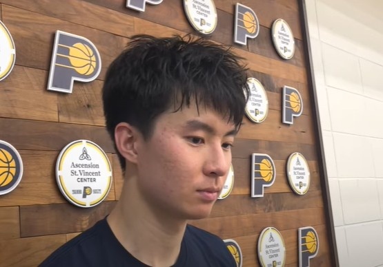 美记:黄蜂试训库里母校戴维森学院韩国籍后卫李贤重