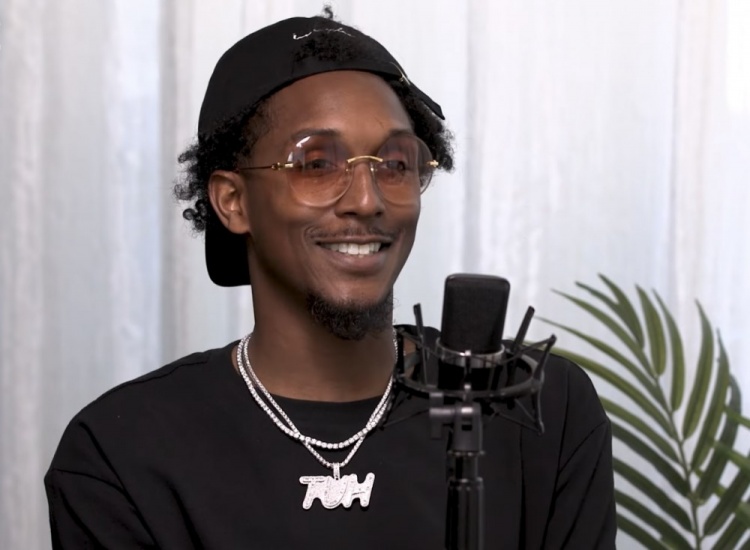 路威答首发&替补&交易问题:首发库里 想办法留下欧文和利拉德