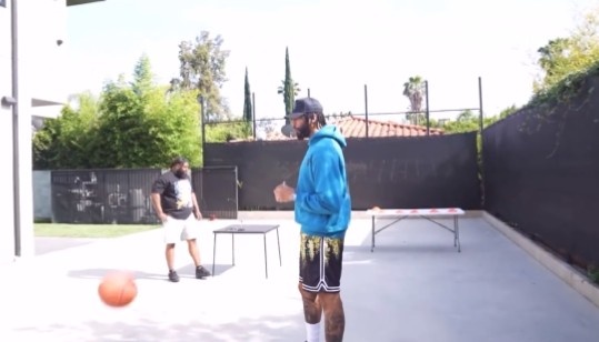 浓眉在与友人聚会透露：4月5号以来我就没投过篮