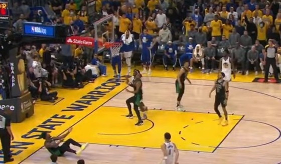 卡特：G5斯玛特被晃倒后克莱飚中三分 我就知道比赛已经结束了