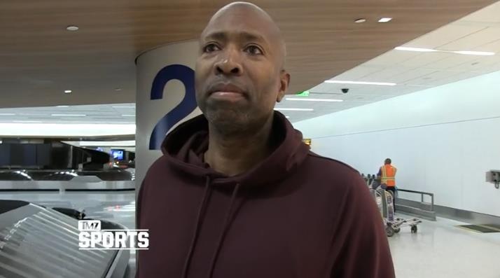 肯尼-史密斯站奥尼尔:没人能凭一己之力夺冠 科比&库里亦是如此