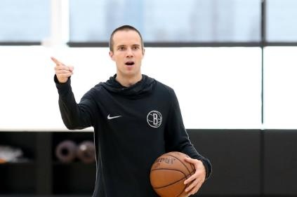 成功挖人!名记:篮网助教乔丹-奥特加入湖人教练团