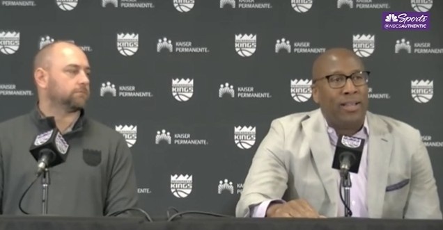 迈克-布朗:季后赛休息日来过萨克拉门托 跟福克斯和他家人见了面