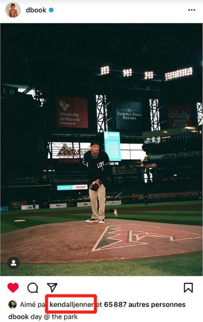 再次击碎流言？布克社媒晒打棒球帅照 詹娜点赞