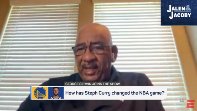 冰人：我是库里铁粉 在他影响下比赛都倾向于打外线&这是进步