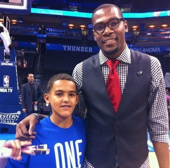 名记:得到穆雷后老鹰仍密切关注篮网 认真准备KD寻求交易的可能