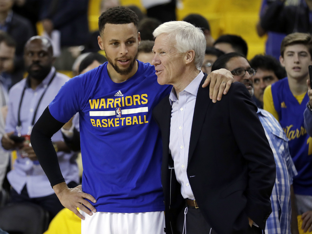 大学恩师退休!库里:教练我爱您!感谢您为我和我家人做的一切