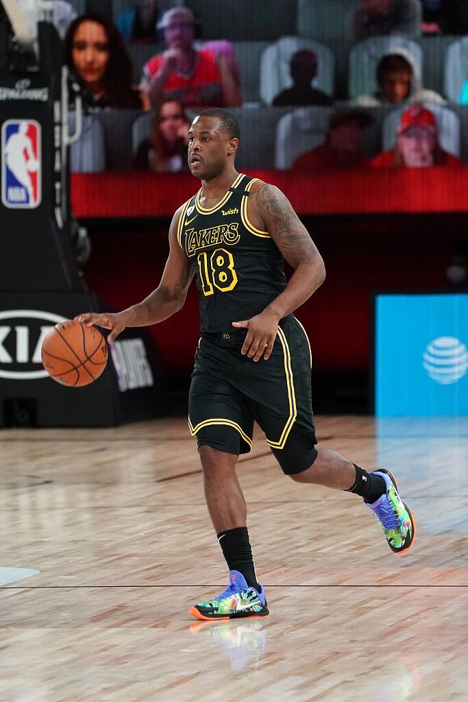 记者：维特斯和埃文斯参加了独行侠的自由球员迷你训练营