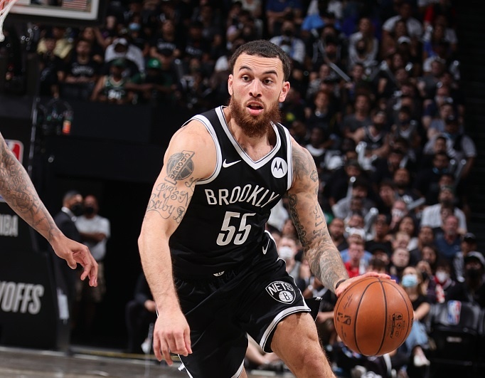 篮网媒体：迈克-詹姆斯有意重回球队和杜兰特一起打球