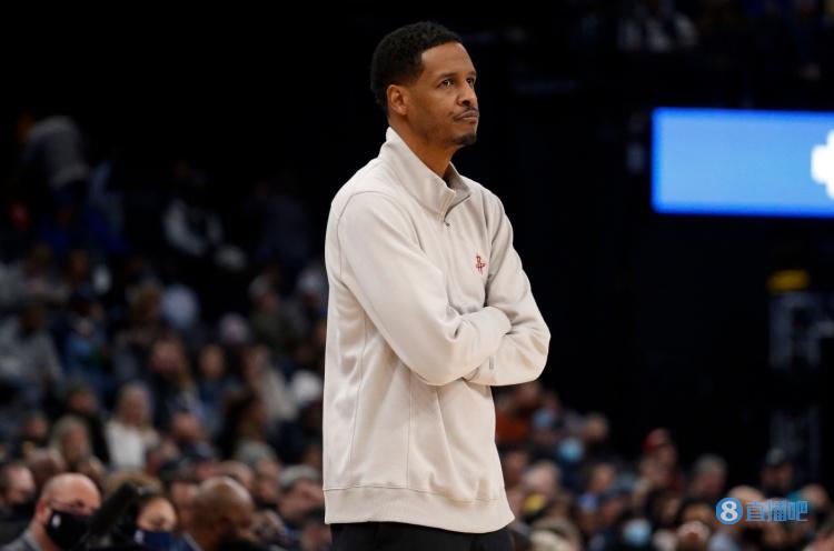 火箭老板:我非常喜欢塞拉斯所取得的进步 他是个很优秀的教练