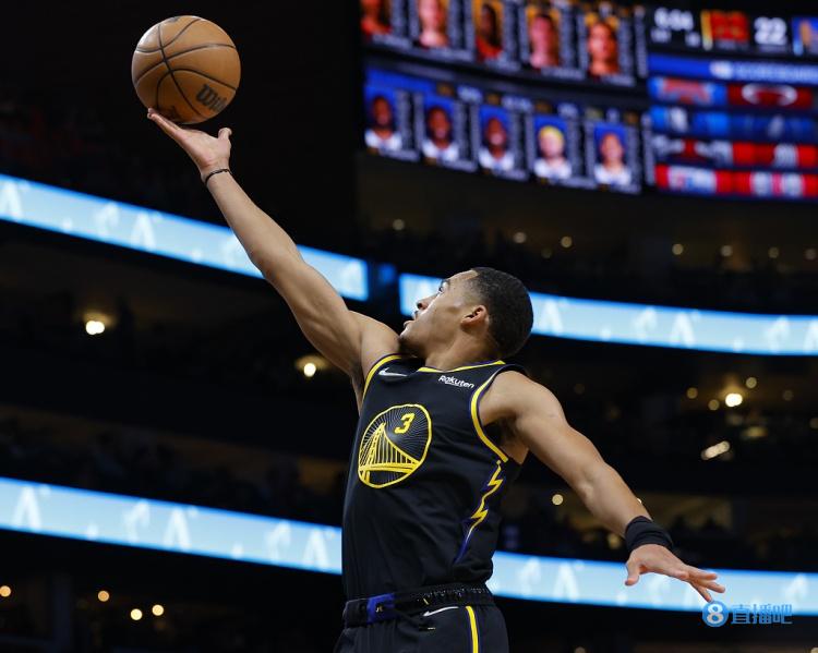 普尔在库里下场时总决进攻效率仅为89.9 西决5场高达118.3