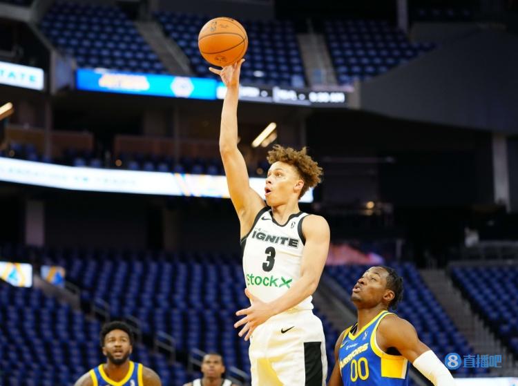 丹尼尔斯:进攻端我打得像哈利伯顿 防守像大球和卡鲁索