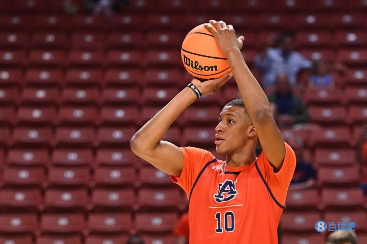 高中教练：小贾巴里-史密想去雷霆 他认为自己在雷霆的前景比较好