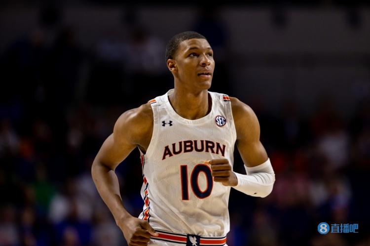 贾巴里-史密斯:我能打任何位置&适合任何阵容 我不会跌出前二