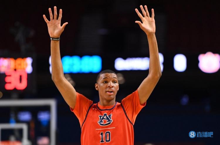 小贾巴里-史密斯：我跟萨古应该会很搭 对手将很难防守我俩