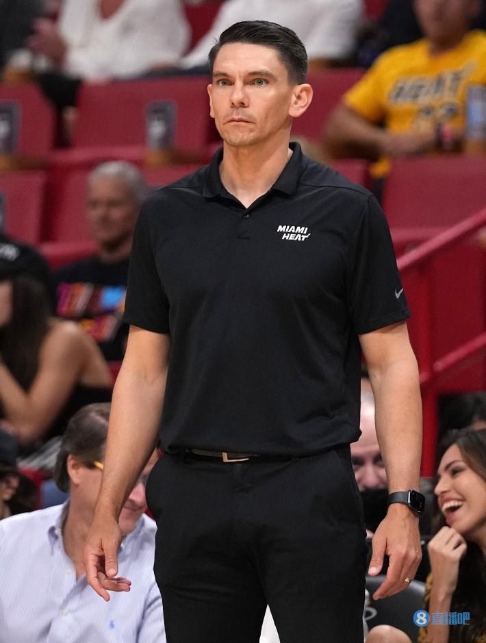 名记：犹他爵士队申请面试热火队助教克里斯-奎因