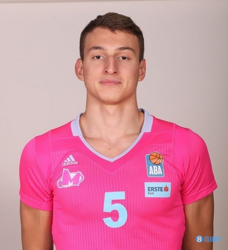 约维奇:塞尔维亚的孩子现在都喜欢篮球 希望能很快见到约基奇