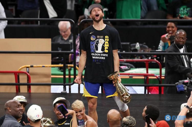 库里成近12年来首位后卫FMVP 上一位还是2010年的科比