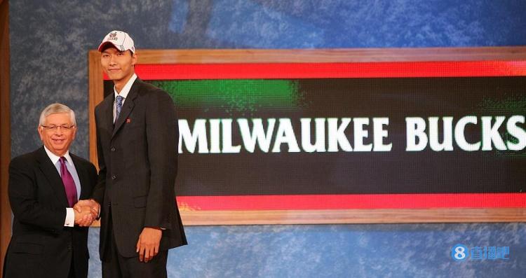 小绿屋球员!15年前的今天:易建联在第六顺位被雄鹿选中