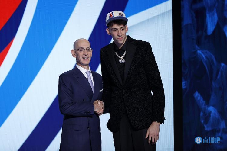 2022年NBA选秀大会：雷霆用榜眼签选中霍姆格伦！