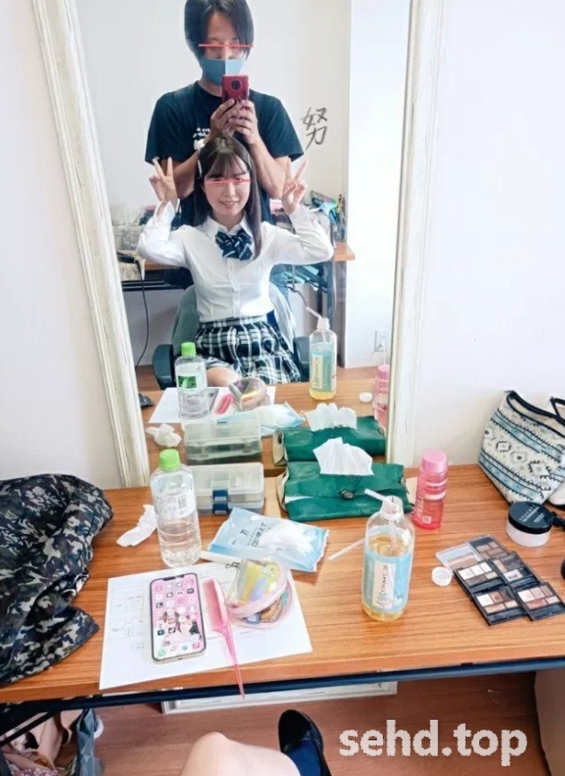 手機螢幕洩真相！她交男友的證據抓到了？