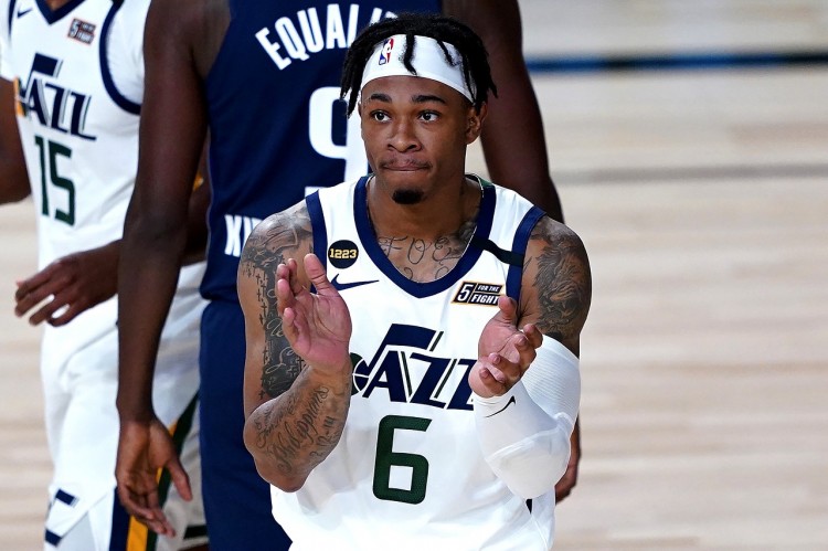 美记：雄鹿已与后卫雷琼-塔克&卢卡-维尔多萨签下训练营合同