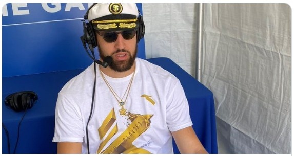 克莱：冠军游行结束后 有球迷称找到了那顶帽子但我没买账?