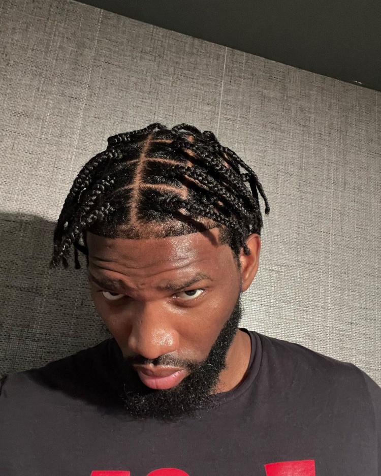 恩比德更新Instagram晒新发型：YES or NO？???