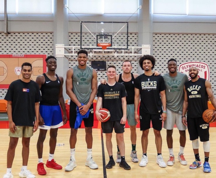 字母哥哥晒训练照 跟字母哥&五弟&沃拉&杰旺-卡特&康诺顿训练