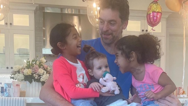 瓦妮莎更新INS 晒三女儿和加索尔跳芭蕾:我们爱你 保罗叔叔