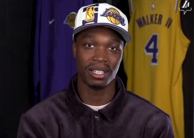 昔日“盆栽”今朝湖人新援,走出童年阴影的沃克期待再次提升