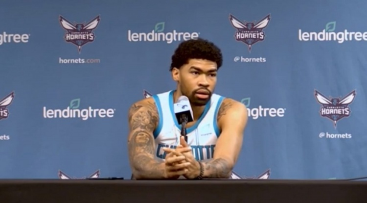 美记:黄蜂内线理查兹下赛季180万美元合同已得到全额保障