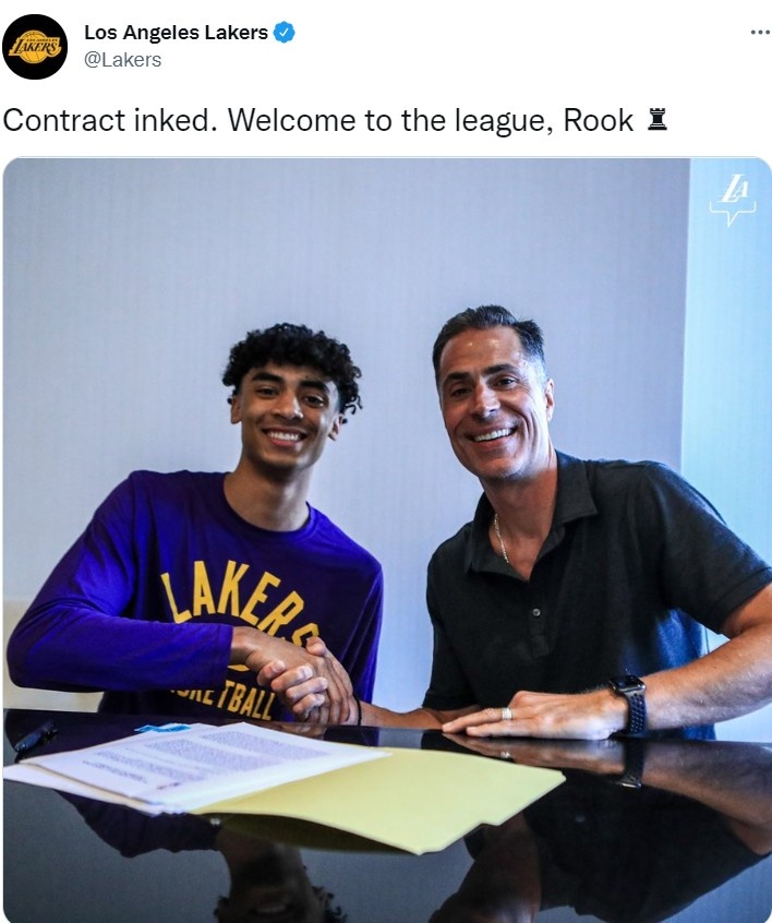 记者：湖人和35号秀克里斯蒂签下的是两年底薪合同