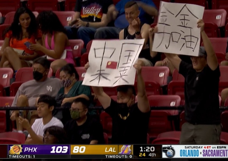 张镇麟:坐太久了手有点冷 后面的比赛让我上10秒就玩命打10秒