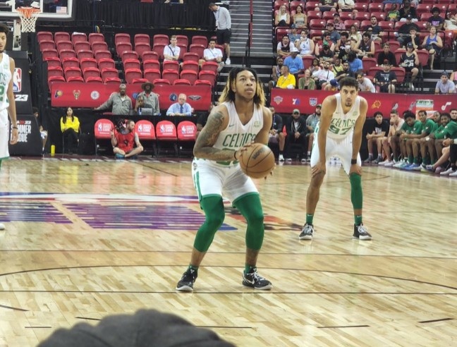 全能战士！绿军新秀JD-戴维森14中9砍下28分5板10助3断1帽