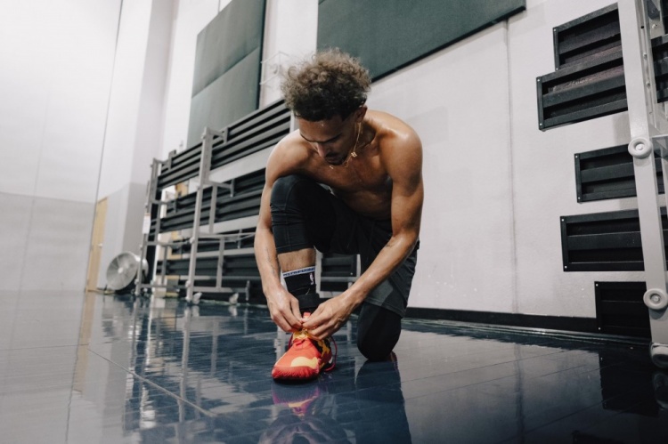 期待新赛季!特雷-杨晒照:我们训练!