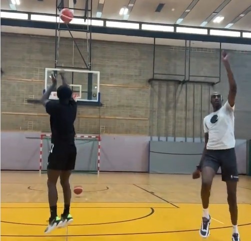 詹姆斯社媒称赞施罗德球技 后者喊话：要再次联手吗？