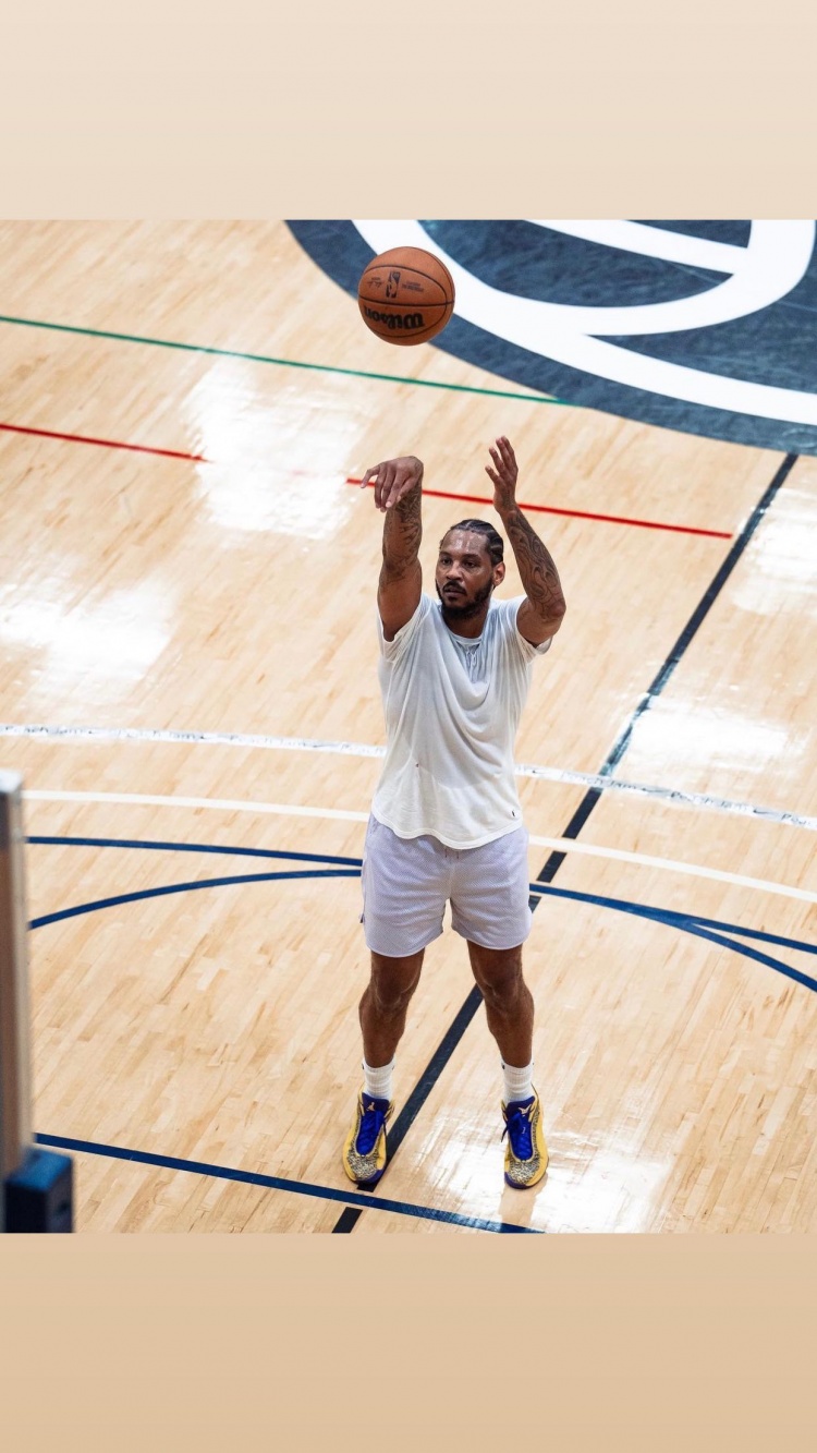 香蕉船情谊!安东尼更新社媒晒父子俩与保罗一同训练