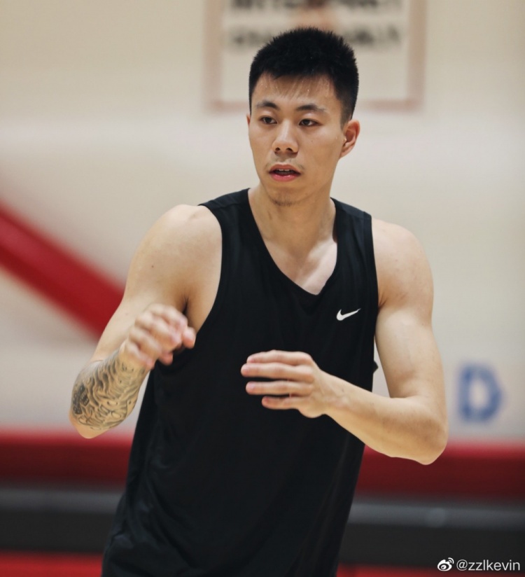 继续开练！张镇麟发博晒训练照：哈咯哈咯